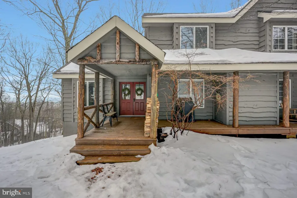 59 MIDWAY Lake Harmony, PA 18624