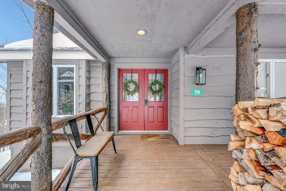 59 MIDWAY Lake Harmony, PA 18624