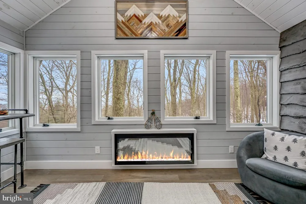 59 MIDWAY Lake Harmony, PA 18624