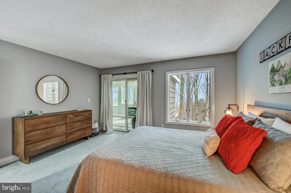 59 MIDWAY Lake Harmony, PA 18624