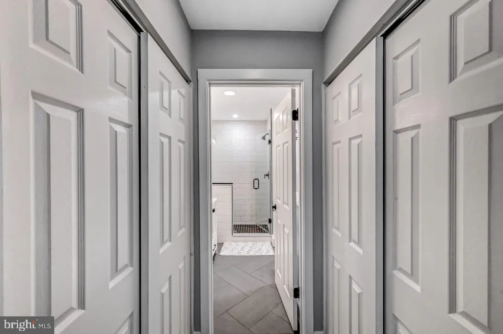 59 MIDWAY Lake Harmony, PA 18624