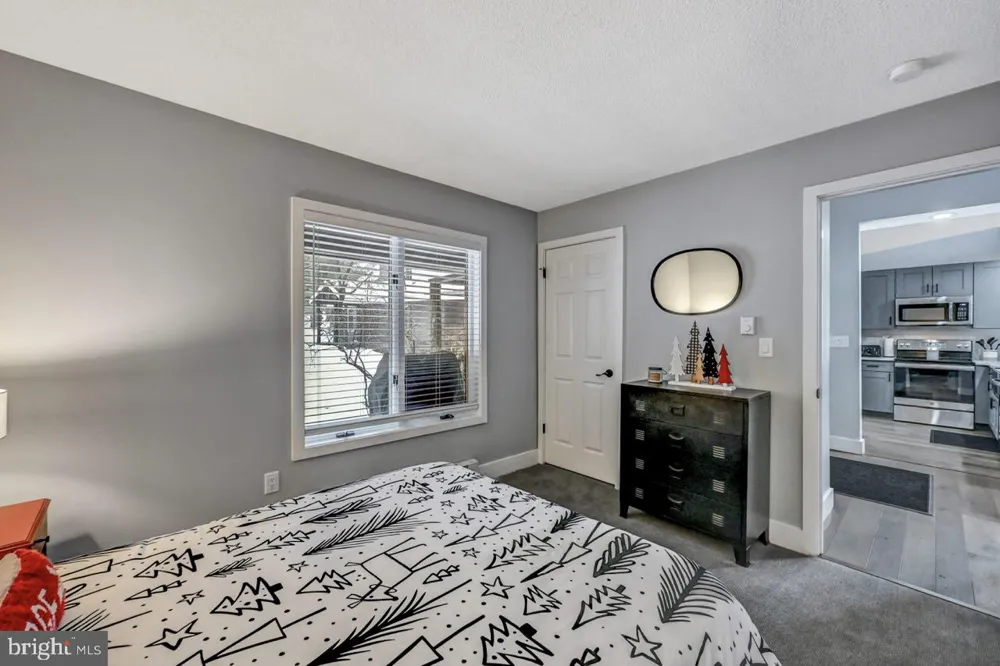 59 MIDWAY Lake Harmony, PA 18624