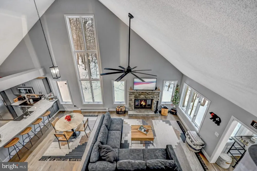 59 MIDWAY Lake Harmony, PA 18624