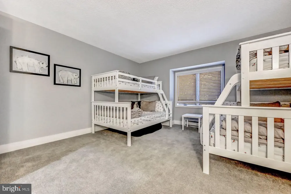 59 MIDWAY Lake Harmony, PA 18624