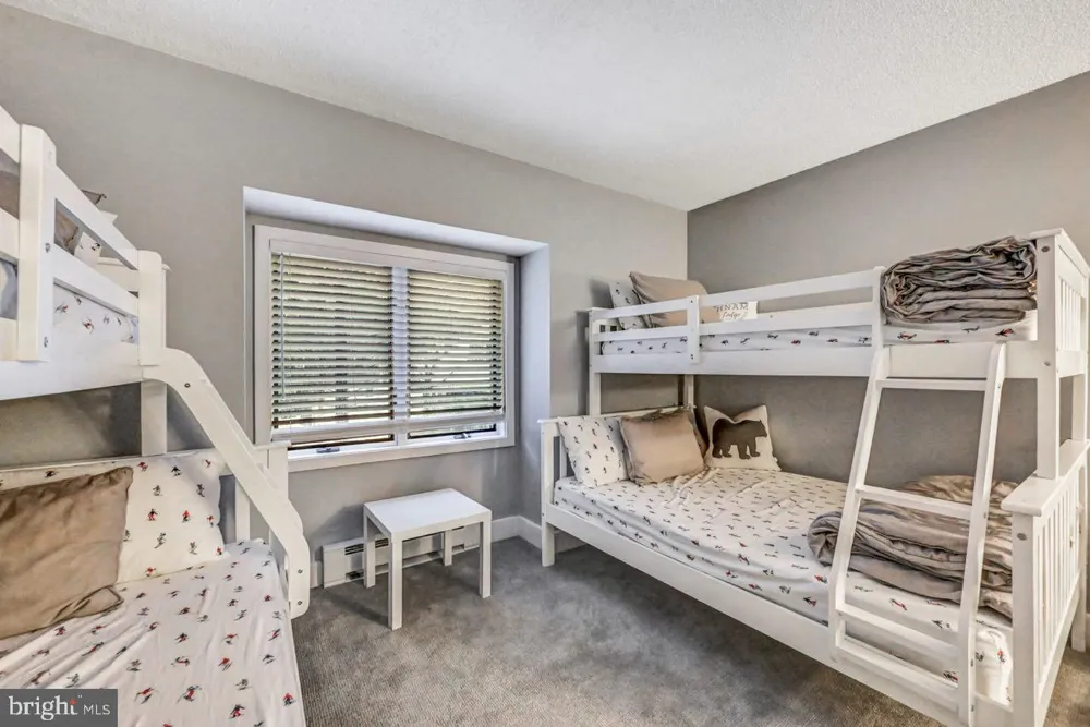 59 MIDWAY Lake Harmony, PA 18624