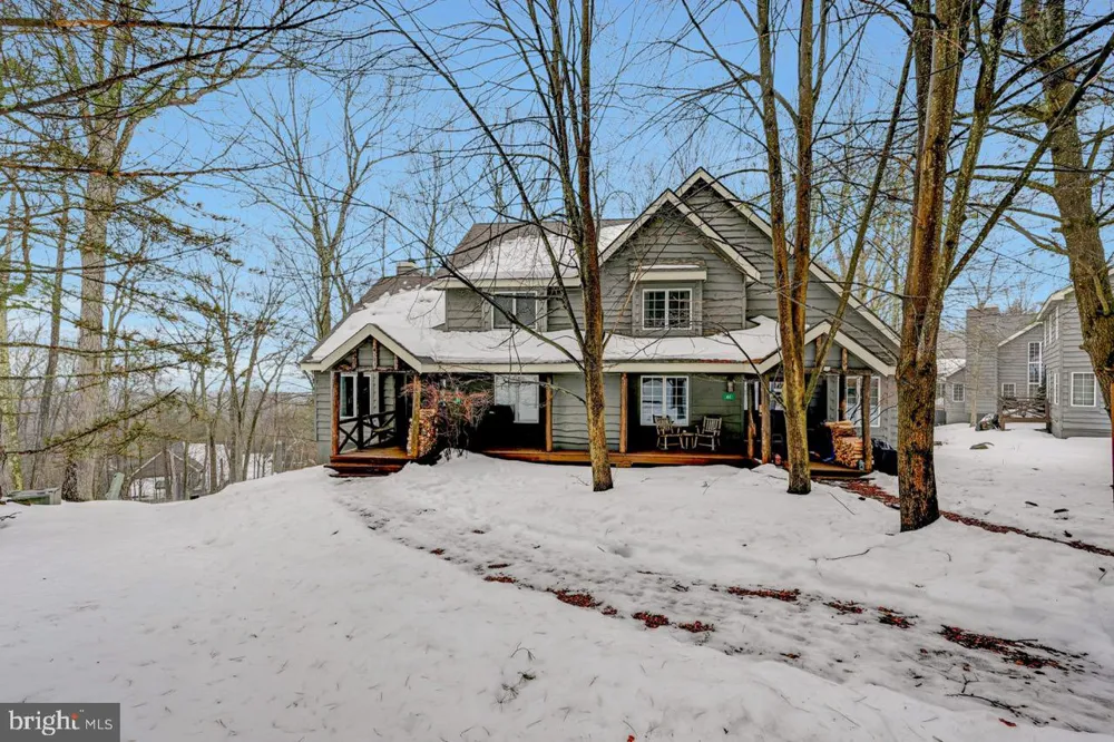 59 MIDWAY Lake Harmony, PA 18624