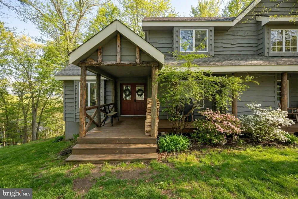 59 MIDWAY Lake Harmony, PA 18624