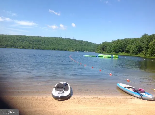 59 MIDWAY Lake Harmony, PA 18624