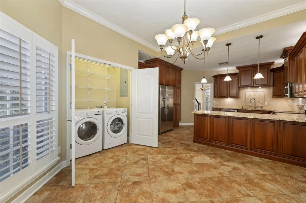 18756 WIMBLEDON CIRCLE Lutz, FL 33558