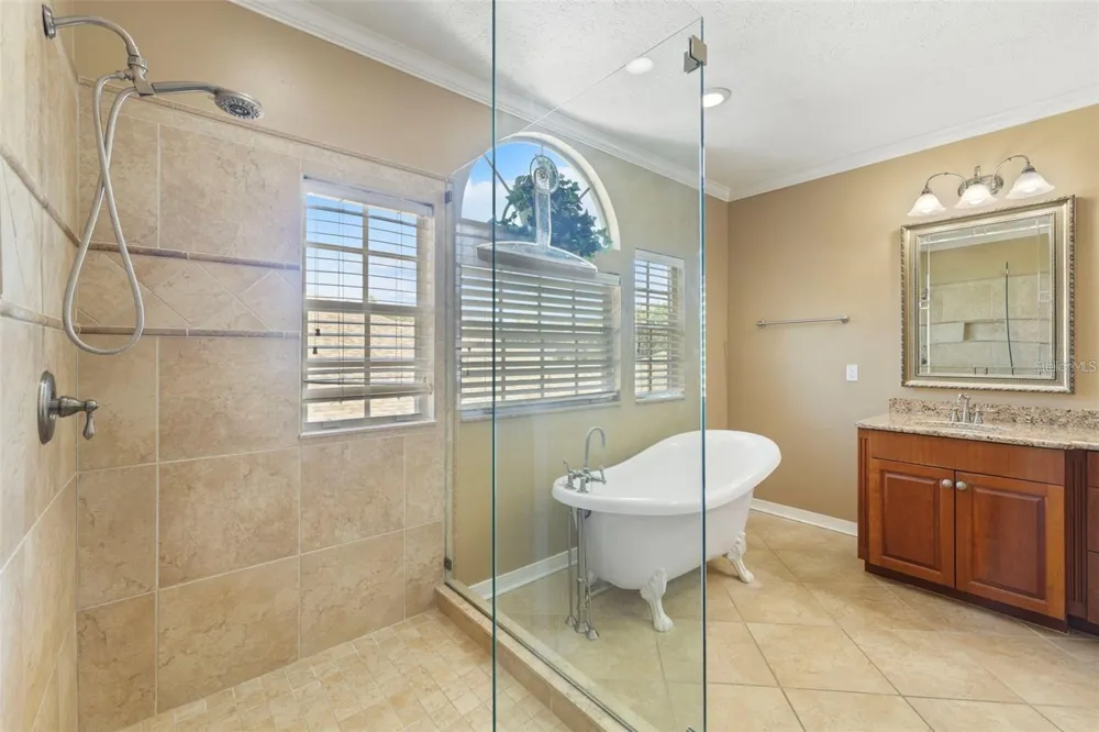 18756 WIMBLEDON CIRCLE Lutz, FL 33558