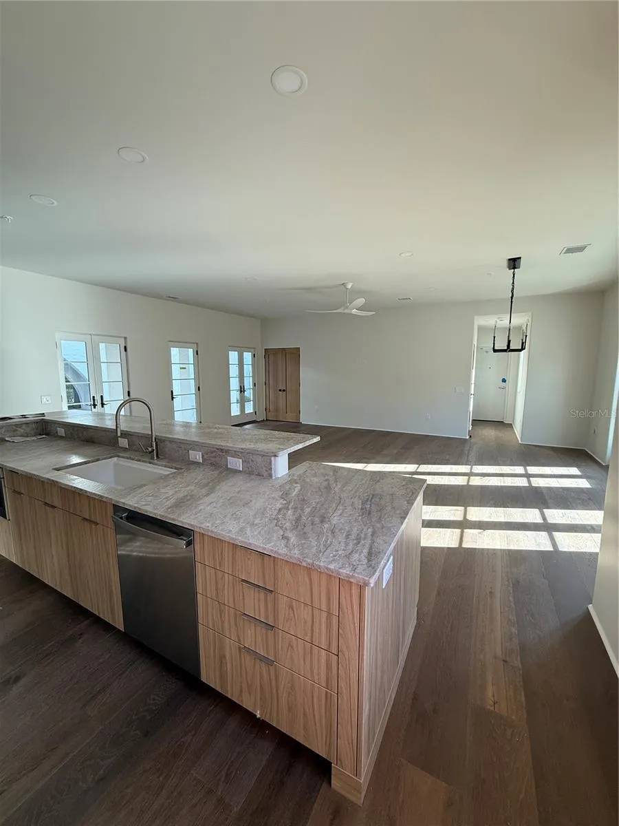 301 W COMSTOCK AVENUE Winter Park, FL 32789
