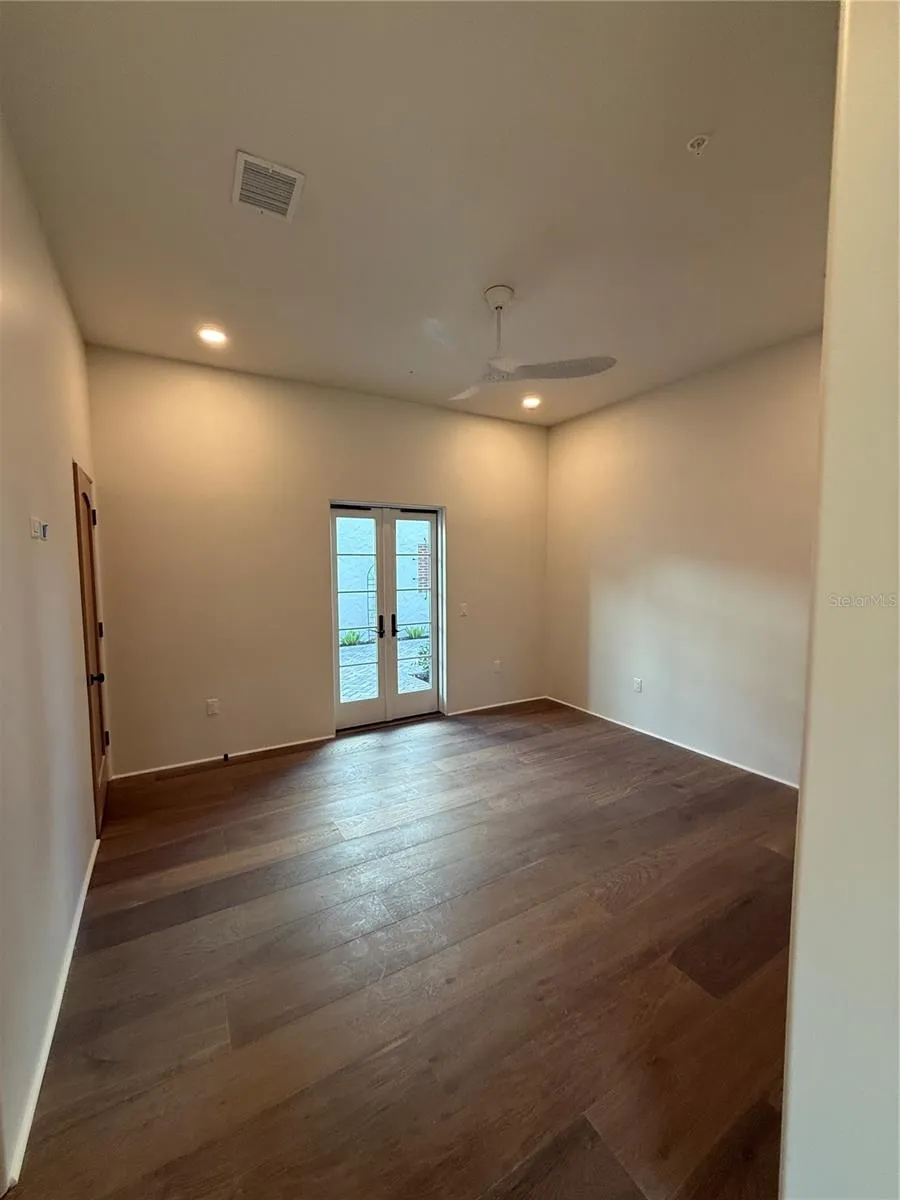 301 W COMSTOCK AVENUE Winter Park, FL 32789