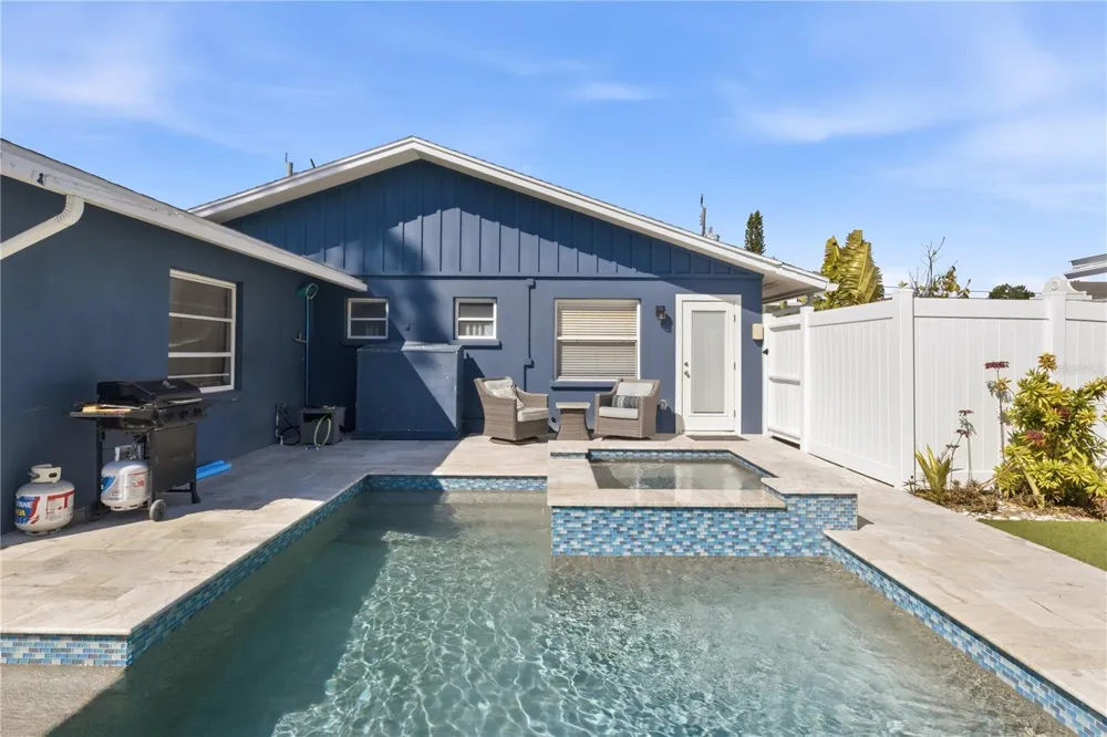 205 HAVERKOS COURT Holmes Beach, FL 34217