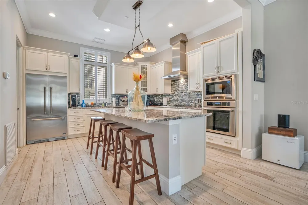 665 JACKSON STREET Orlando, FL 32801