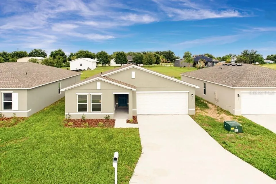 1337 STONE RIDGE CIRCLE S Sebring, FL 33870
