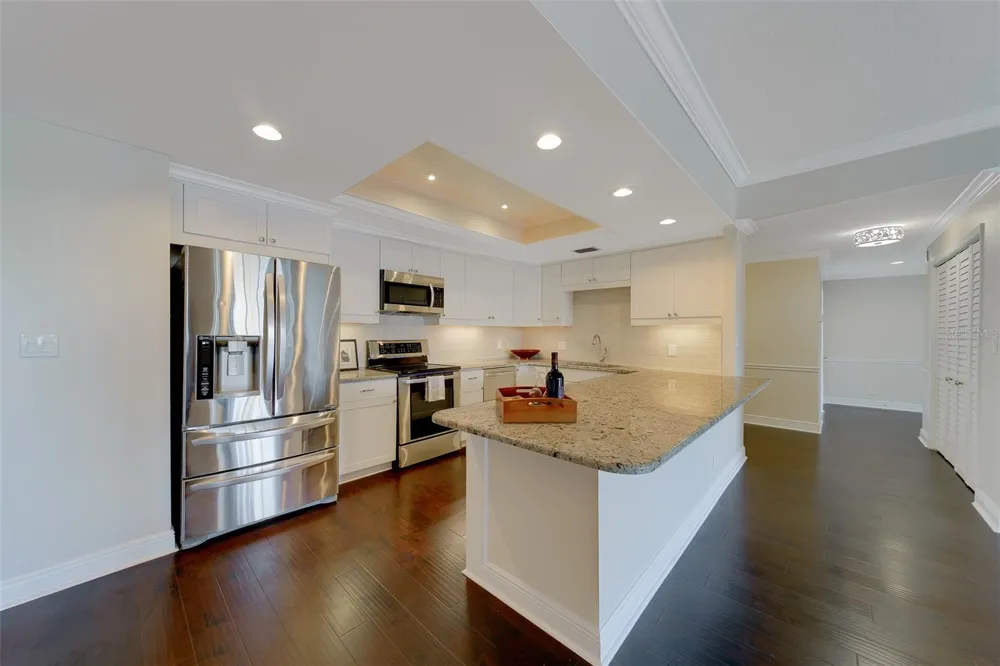 8 BELLEVIEW BOULEVARD #308 Belleair, FL 33756