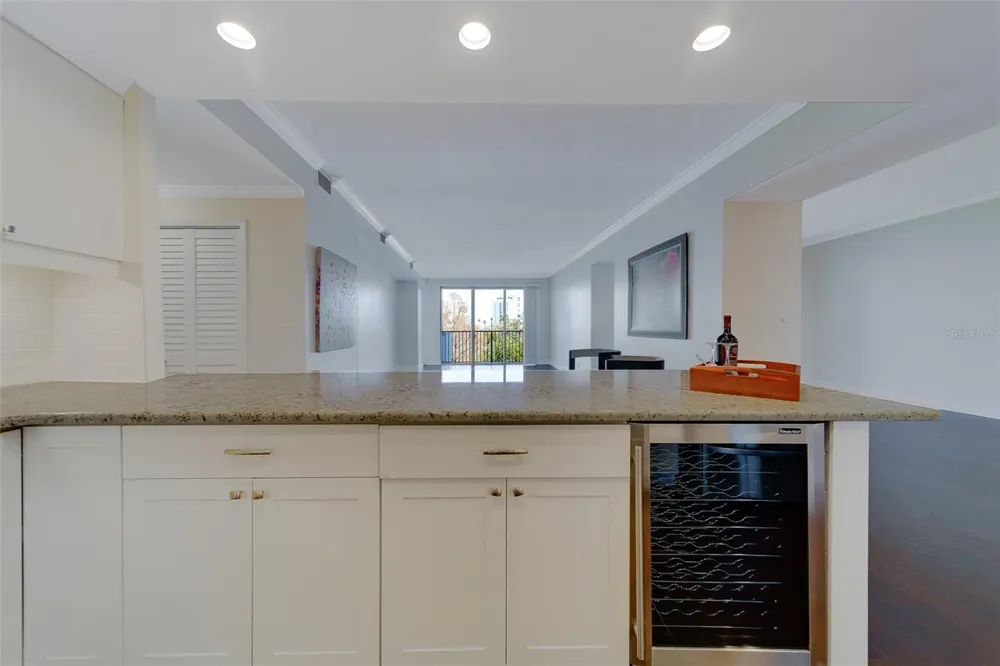 8 BELLEVIEW BOULEVARD #308 Belleair, FL 33756