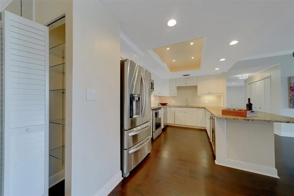 8 BELLEVIEW BOULEVARD #308 Belleair, FL 33756