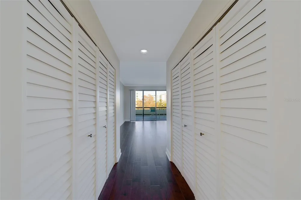 8 BELLEVIEW BOULEVARD #308 Belleair, FL 33756
