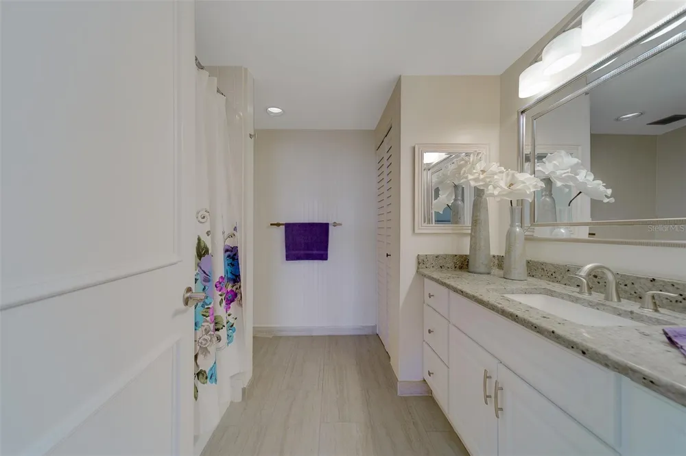 8 BELLEVIEW BOULEVARD #308 Belleair, FL 33756