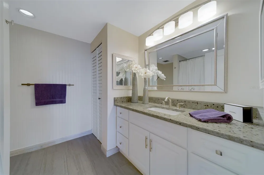8 BELLEVIEW BOULEVARD #308 Belleair, FL 33756