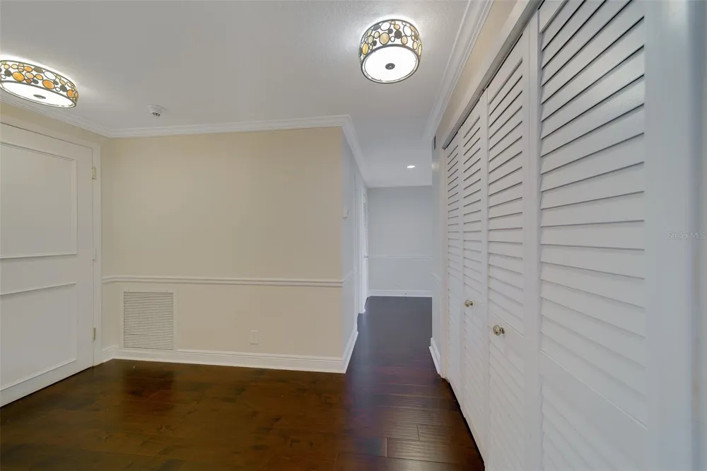 8 BELLEVIEW BOULEVARD #308 Belleair, FL 33756