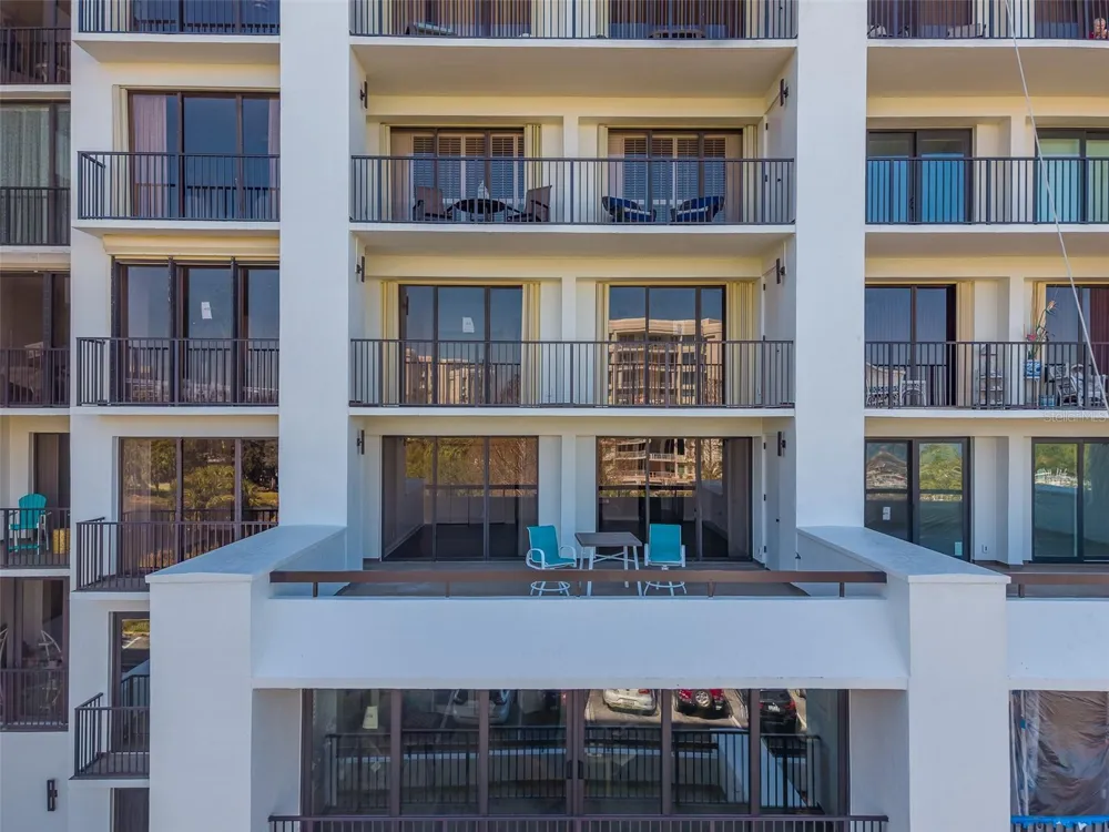 8 BELLEVIEW BOULEVARD #308 Belleair, FL 33756