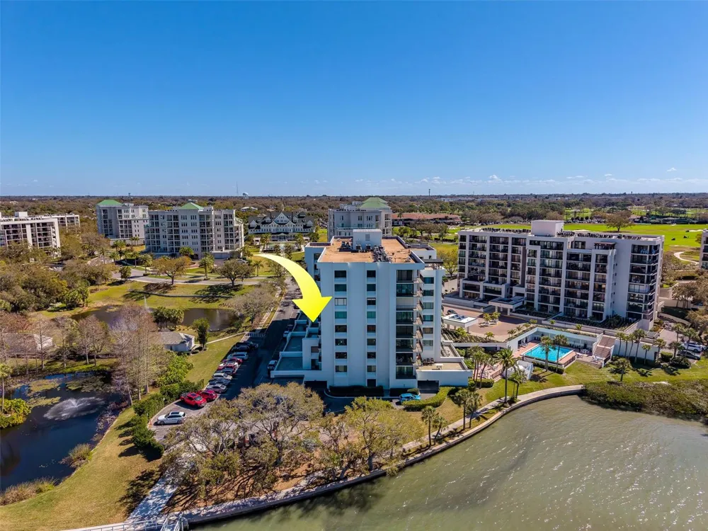 8 BELLEVIEW BOULEVARD #308 Belleair, FL 33756