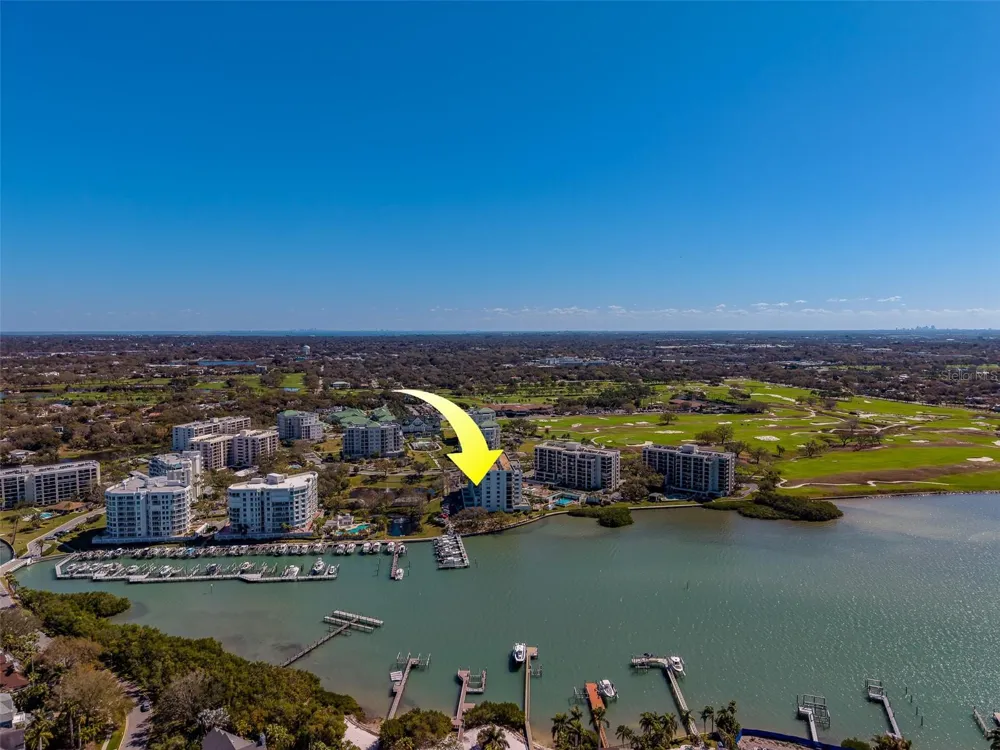 8 BELLEVIEW BOULEVARD #308 Belleair, FL 33756