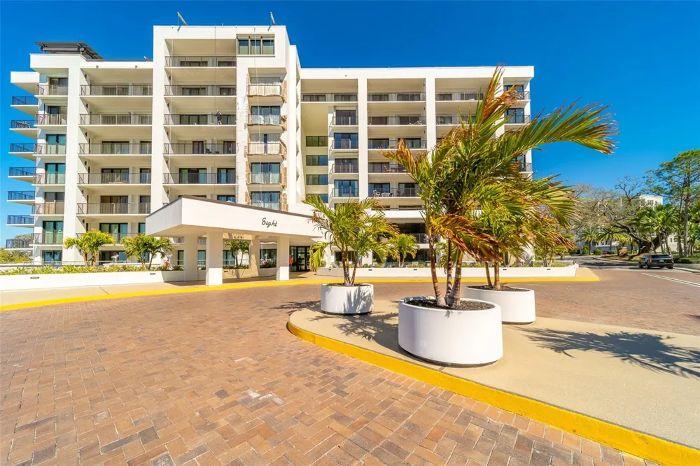 8 BELLEVIEW BOULEVARD #308 Belleair, FL 33756