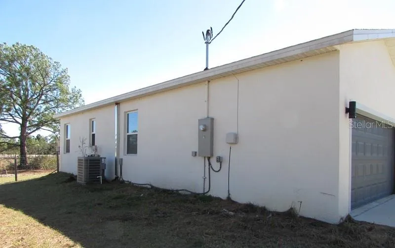 10 FISHER LOOP Ocklawaha, FL 32179