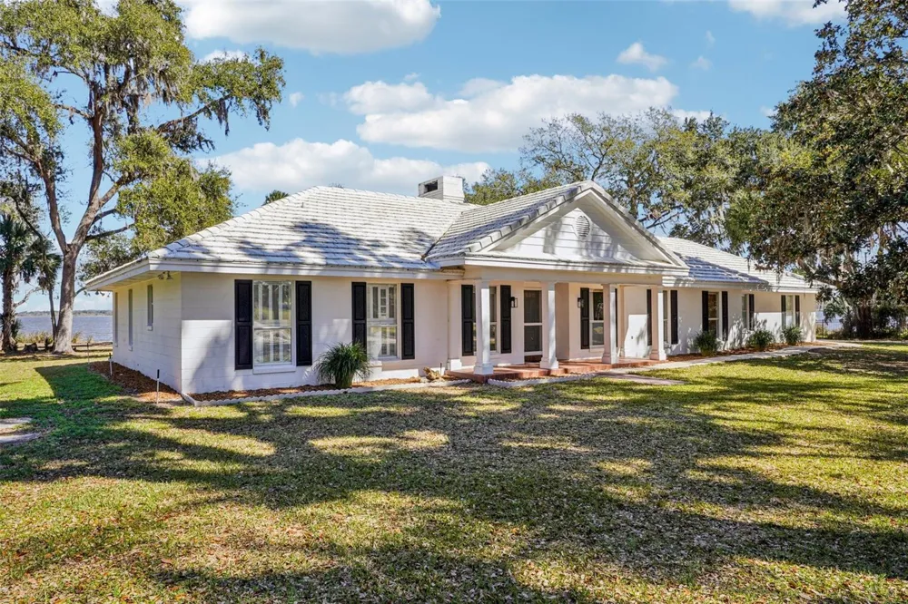 37048 COUNTY ROAD 452 Grand Island, FL 32735