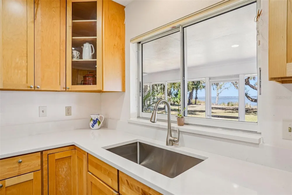 37048 COUNTY ROAD 452 Grand Island, FL 32735