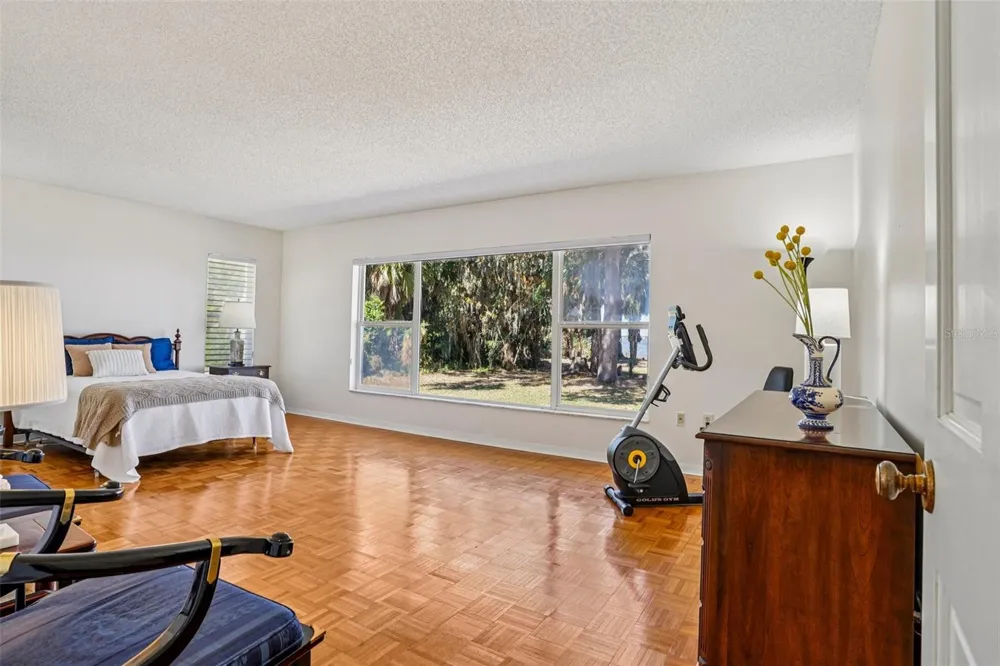 37048 COUNTY ROAD 452 Grand Island, FL 32735