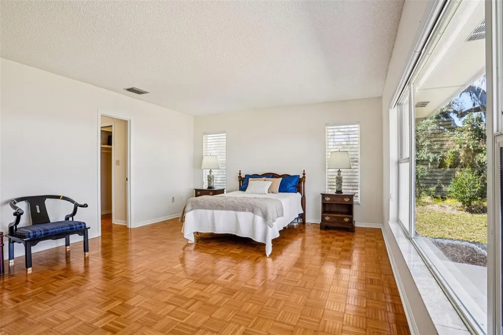 37048 COUNTY ROAD 452 Grand Island, FL 32735