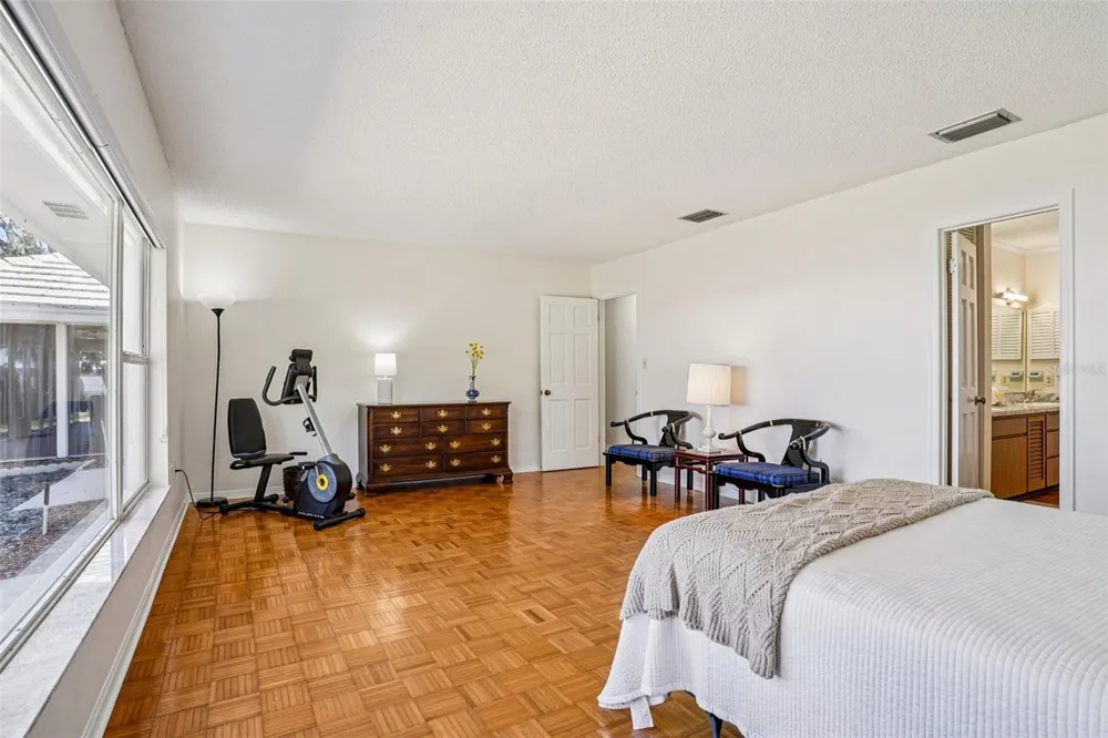 37048 COUNTY ROAD 452 Grand Island, FL 32735