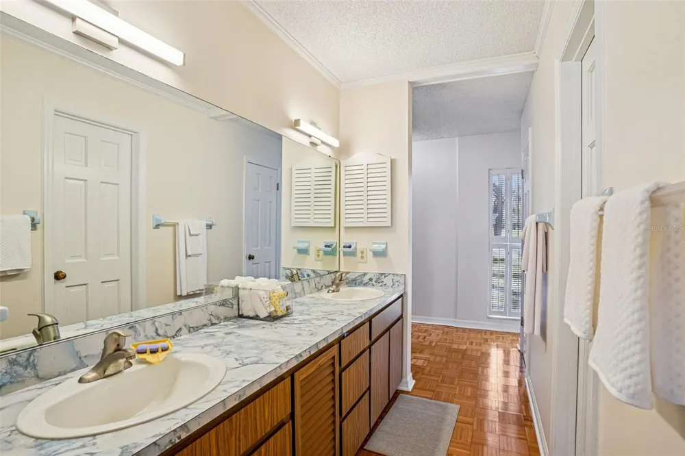 37048 COUNTY ROAD 452 Grand Island, FL 32735