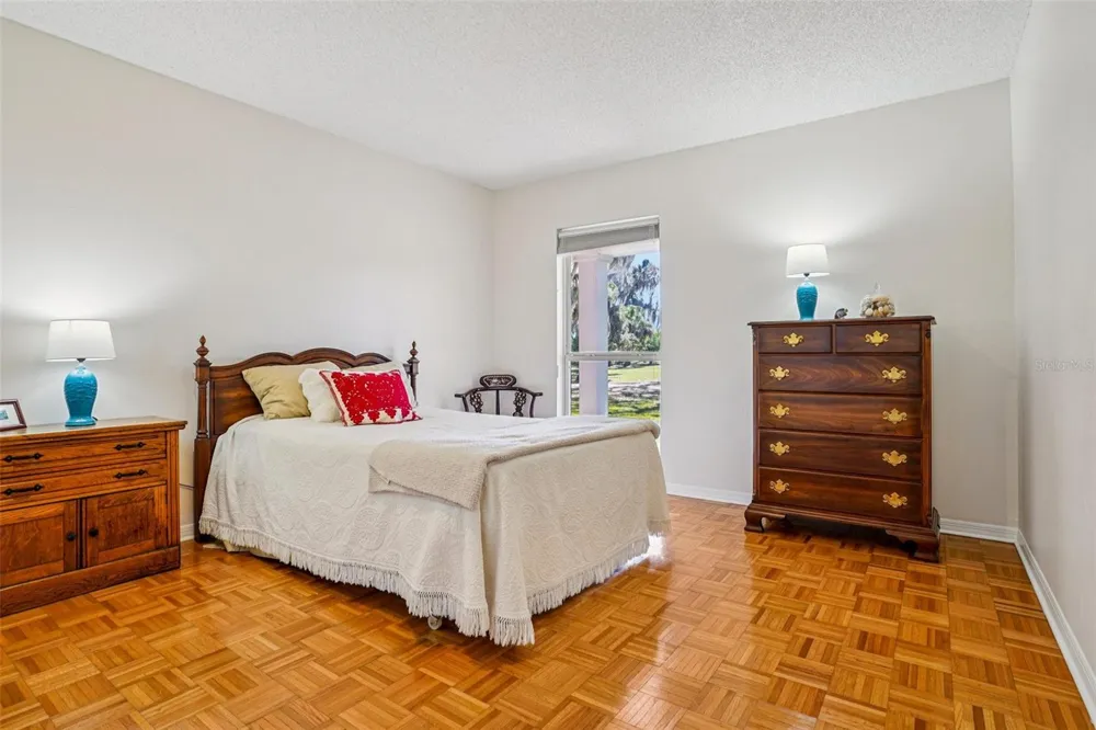 37048 COUNTY ROAD 452 Grand Island, FL 32735