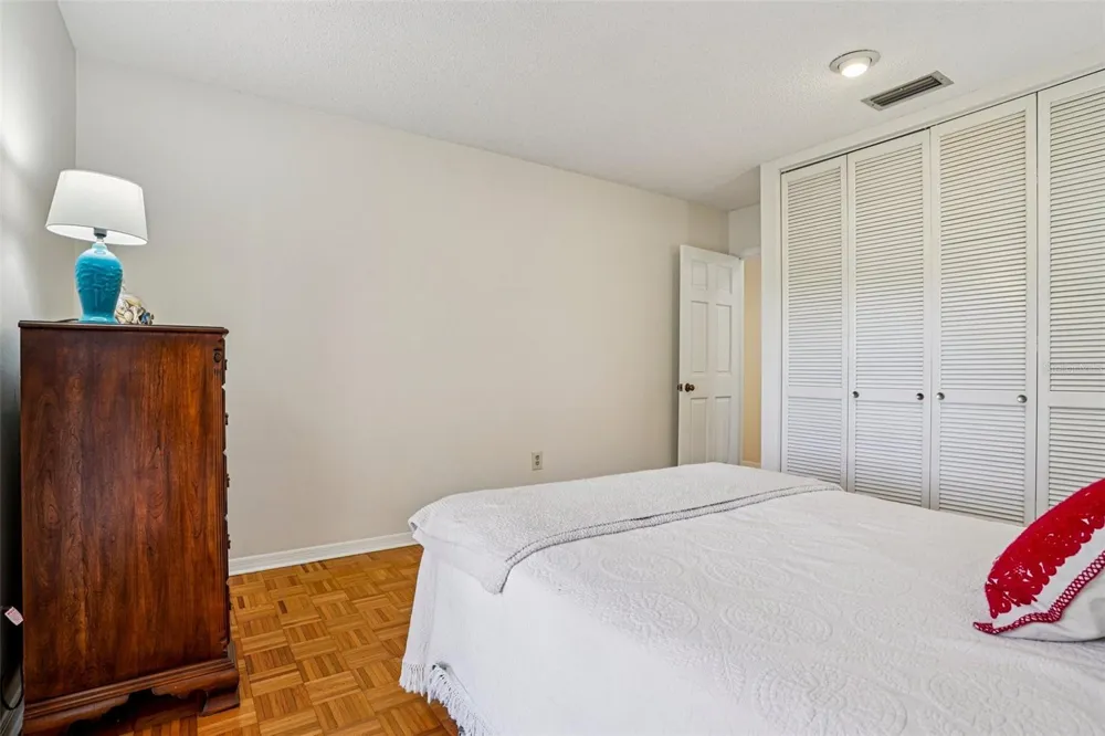 37048 COUNTY ROAD 452 Grand Island, FL 32735