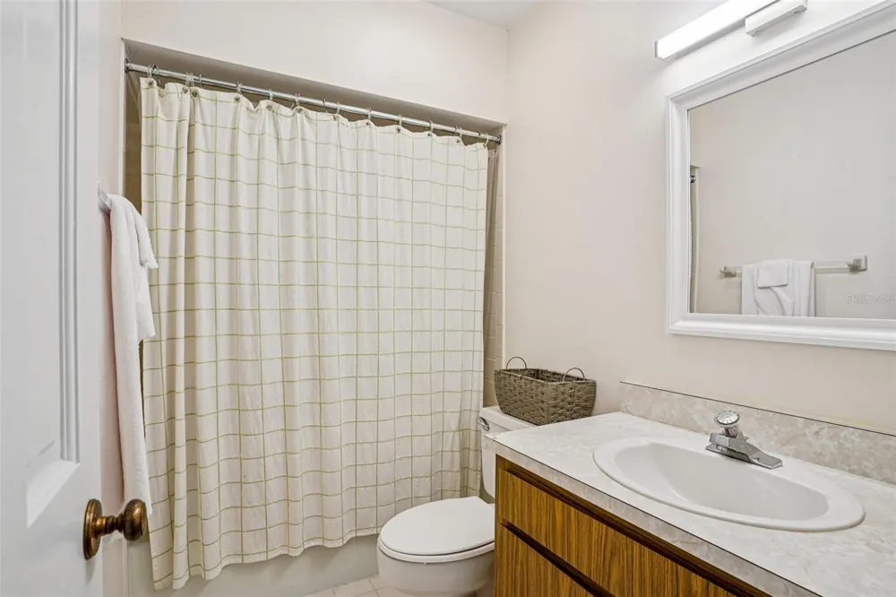 37048 COUNTY ROAD 452 Grand Island, FL 32735
