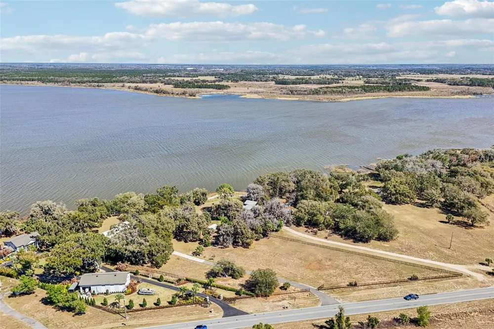 37048 COUNTY ROAD 452 Grand Island, FL 32735