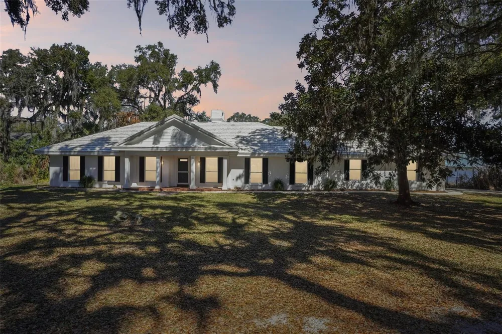 37048 COUNTY ROAD 452 Grand Island, FL 32735
