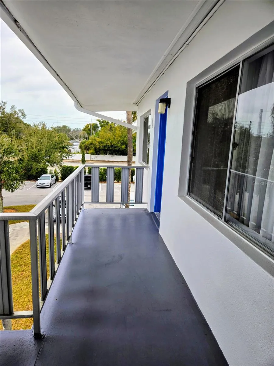 11251 80TH AVENUE #310 Seminole, FL 33772
