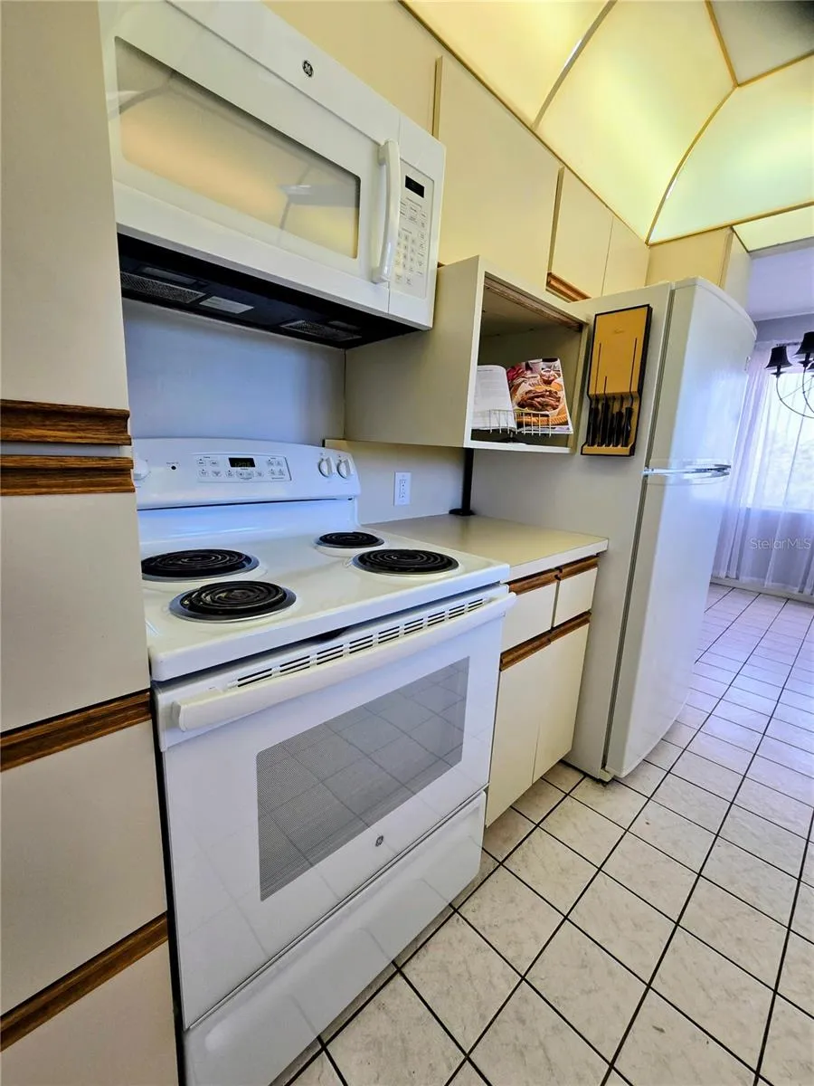 11251 80TH AVENUE #310 Seminole, FL 33772