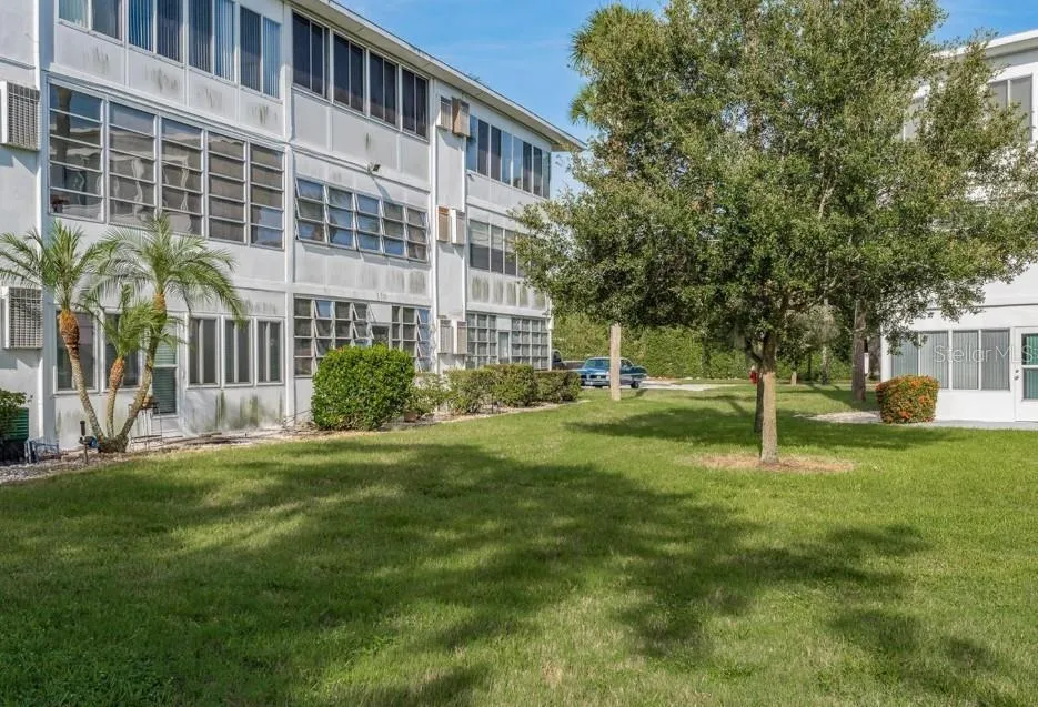 11251 80TH AVENUE #310 Seminole, FL 33772