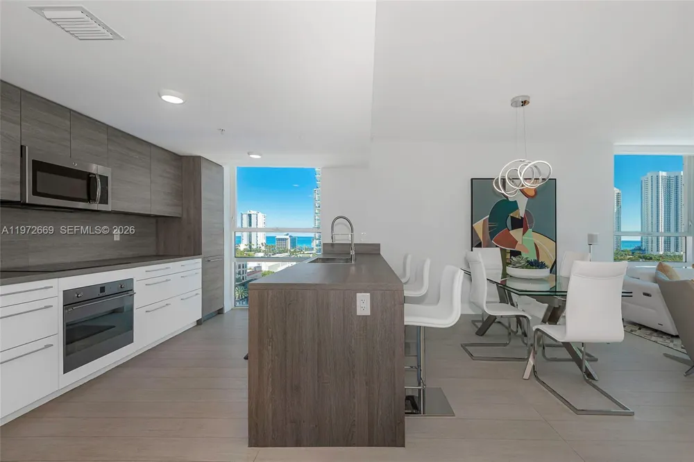 400 Sunny Isles Blvd #1222 SE CORNER UNIT Sunny Isles Beach, FL 33160