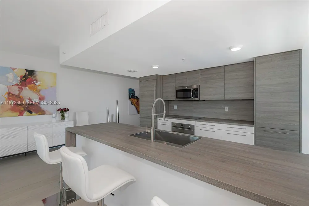 400 Sunny Isles Blvd #1222 SE CORNER UNIT Sunny Isles Beach, FL 33160