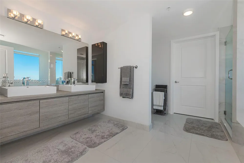 400 Sunny Isles Blvd #1222 SE CORNER UNIT Sunny Isles Beach, FL 33160