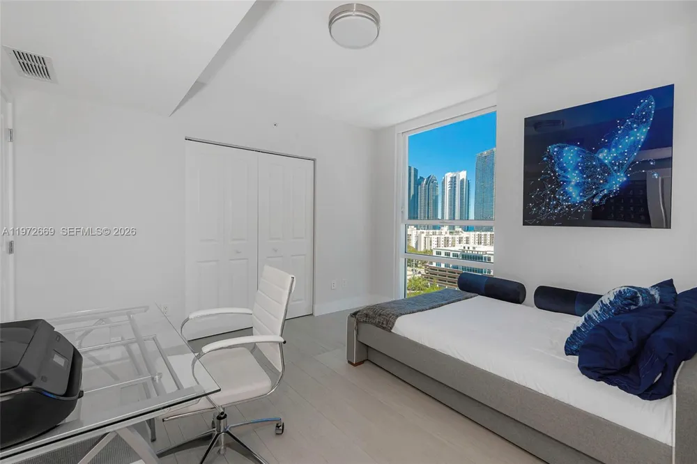400 Sunny Isles Blvd #1222 SE CORNER UNIT Sunny Isles Beach, FL 33160