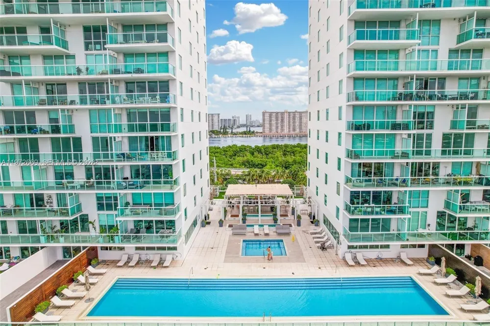 400 Sunny Isles Blvd #1222 SE CORNER UNIT Sunny Isles Beach, FL 33160